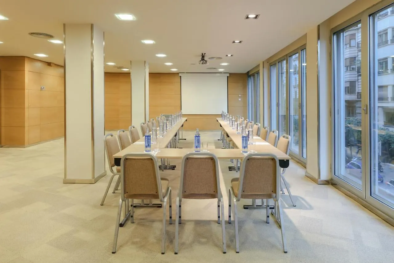 Hesperia Barcelona Presidente Otel