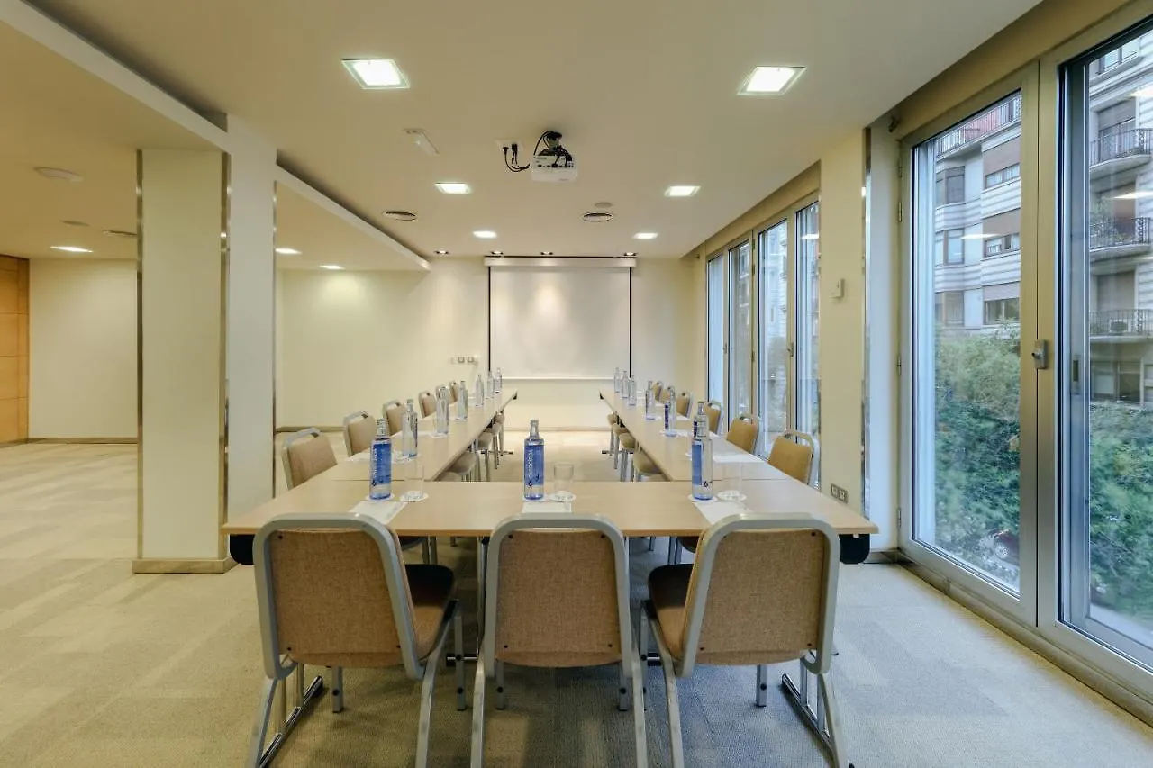 Hesperia Barcelona Presidente Otel