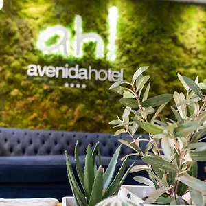 avenida-hotel.es-andalucia.com/