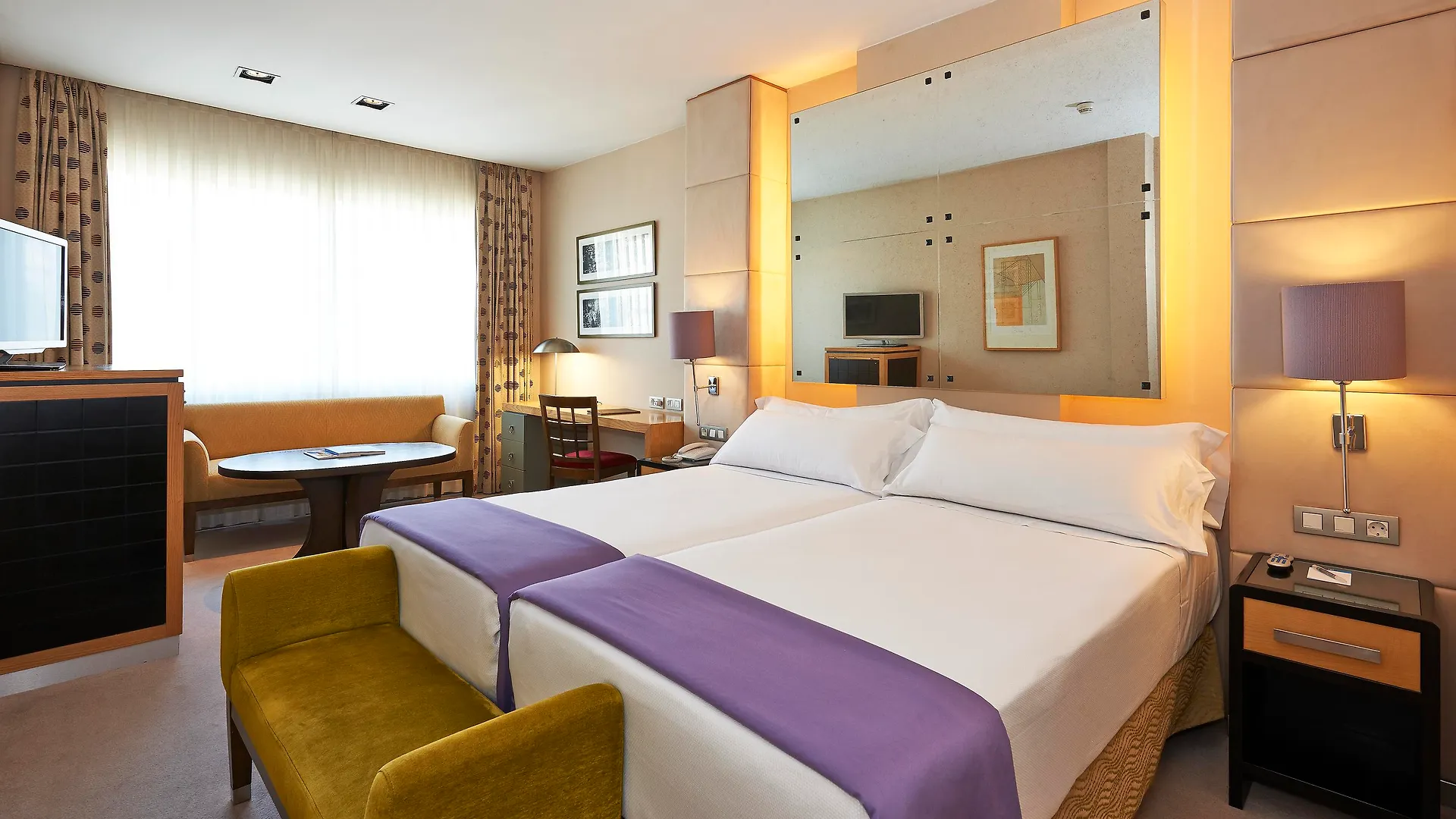 Hotel Hesperia Barcelona Presidente 4*,