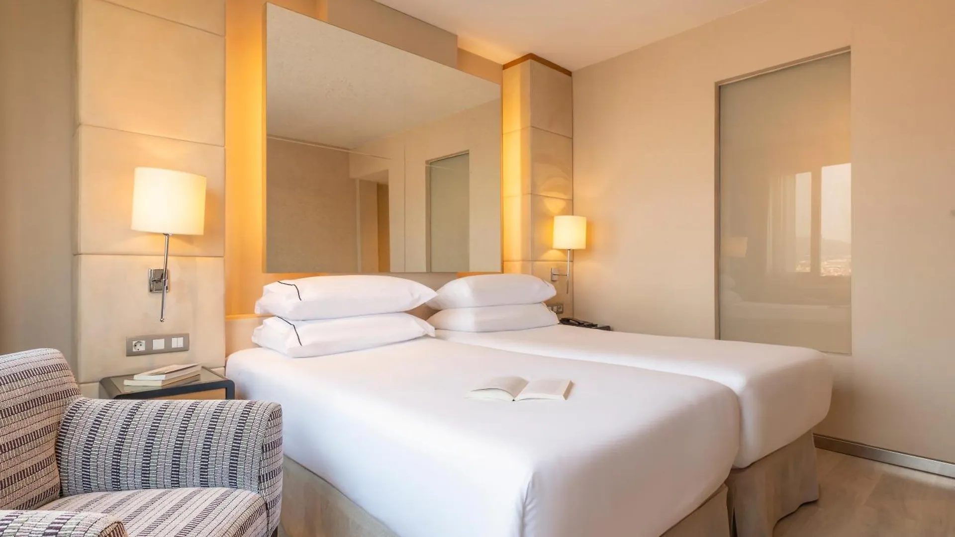 Hotel Hesperia Barcelona Presidente 4*,